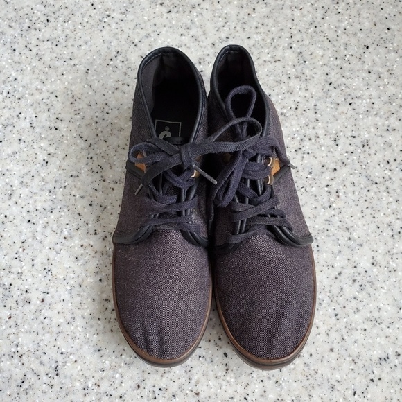 VANS - Picture 1 of 5